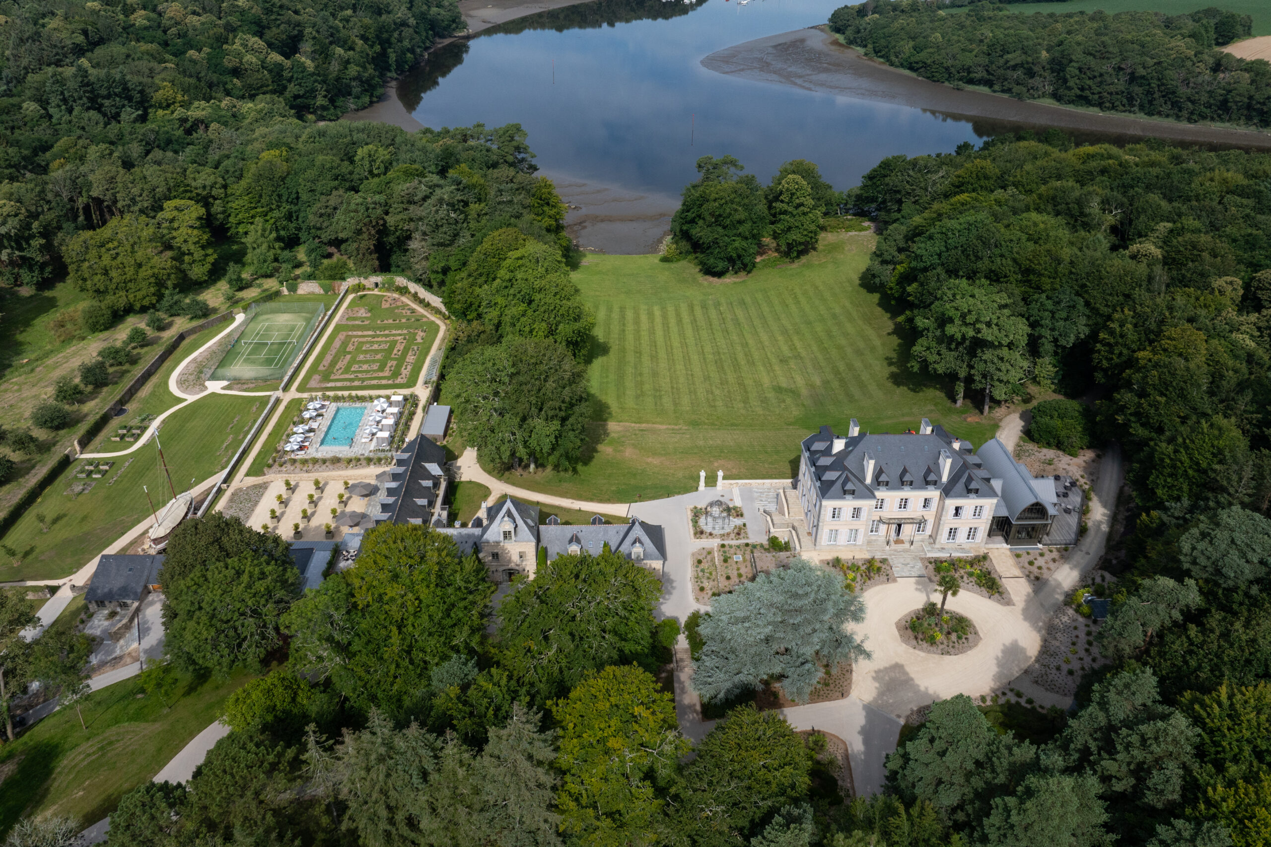 You are currently viewing DOMAINE DE LOCGUÉNOLÉ & SPA
